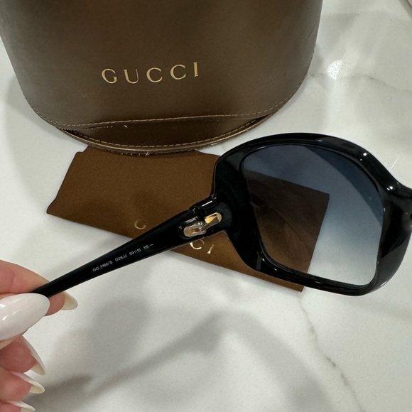 Gucci Sunglasses - Picture 7 of 9